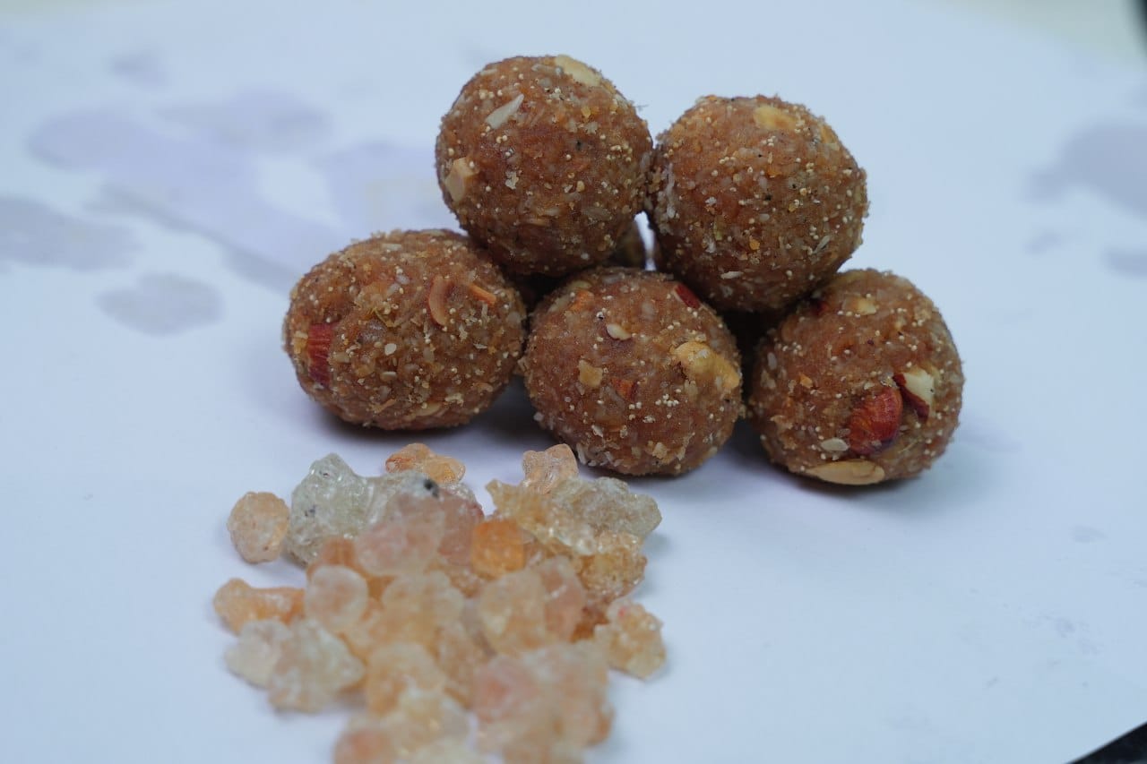 Gondh Laddu